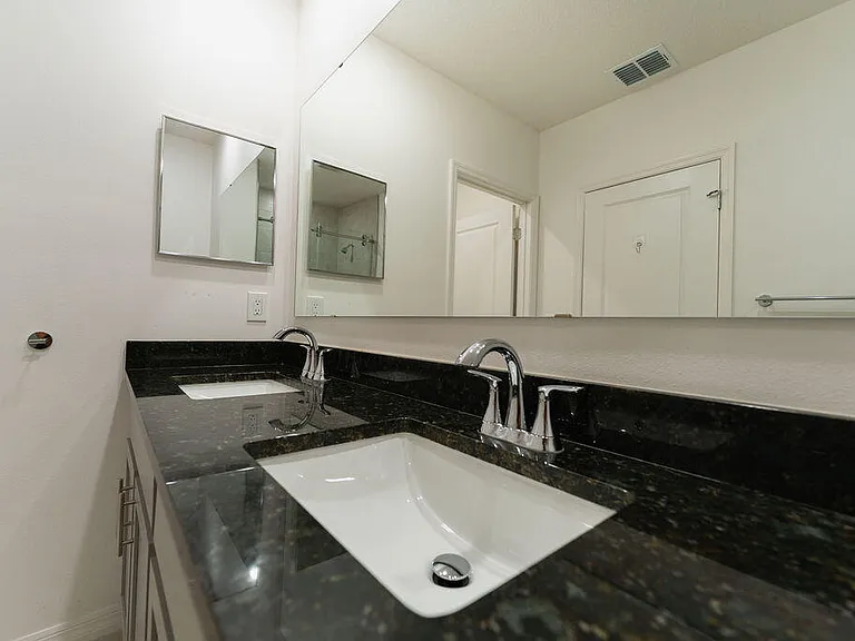 138 SW Carter Ave — Photo 49