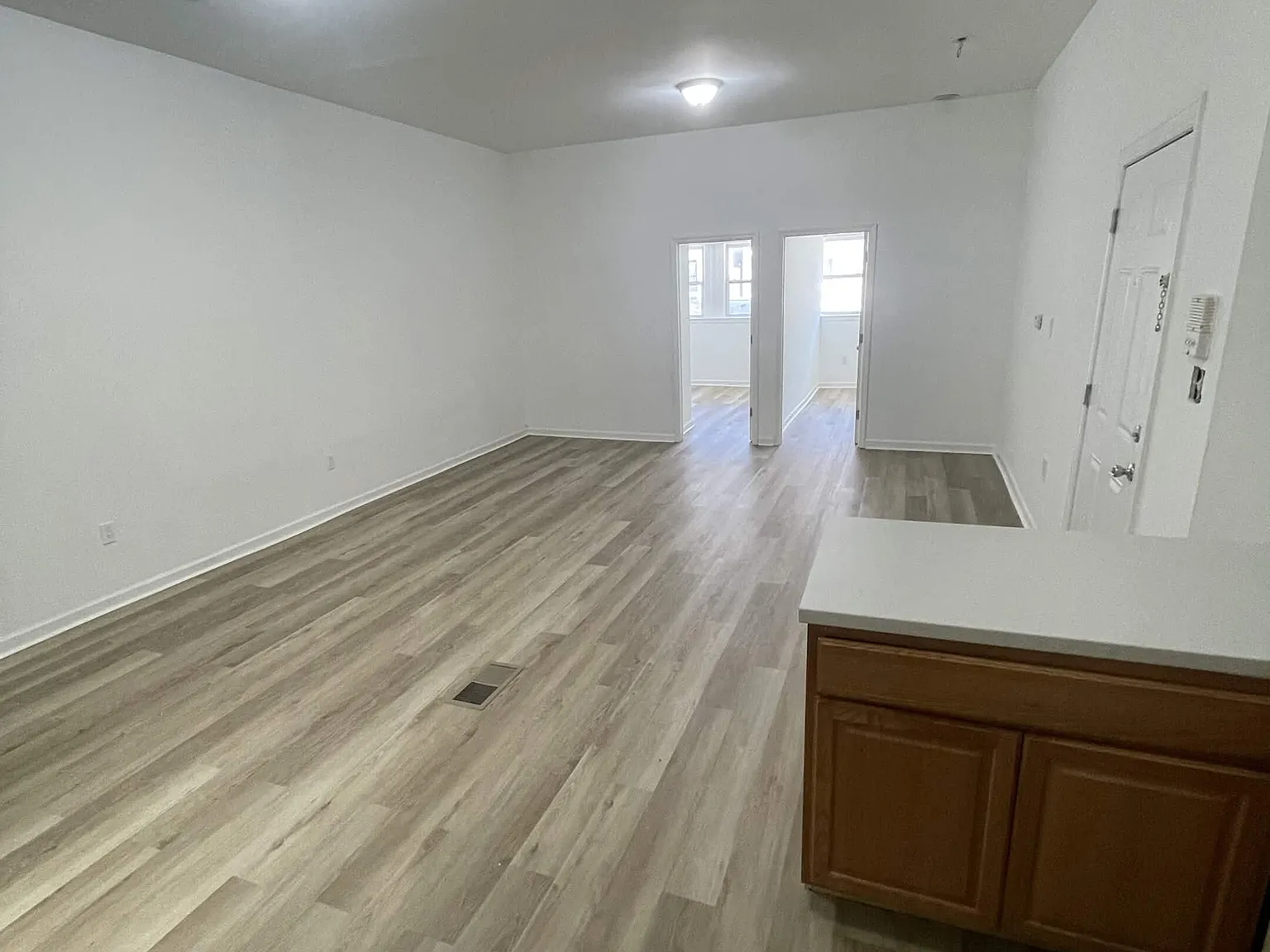 2 bed, 900 sqft, $2,445 — Photo 3
