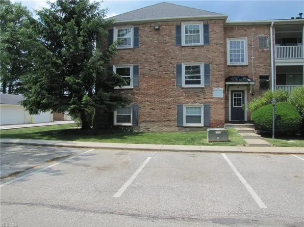 2217 Glouchester Dr, Lyndhurst, OH 44124