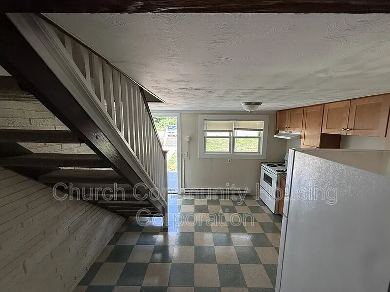 169 Conanicus Ave #3 — Photo 6