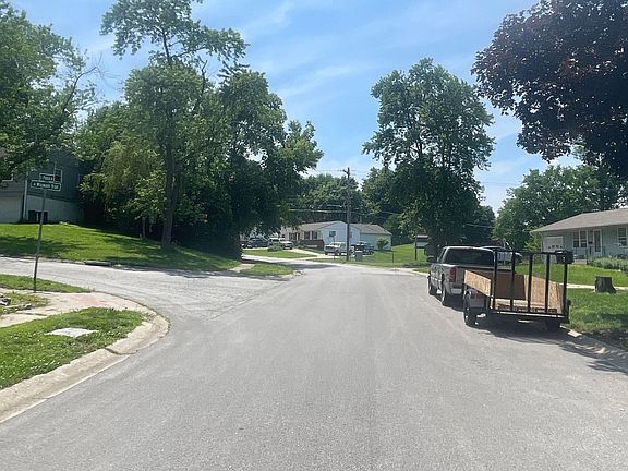 4th image of 18803 E Ponca Dr