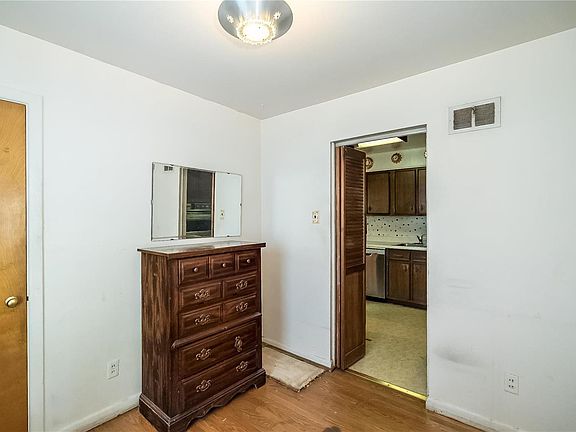5th image of 8904 Boyce Pl