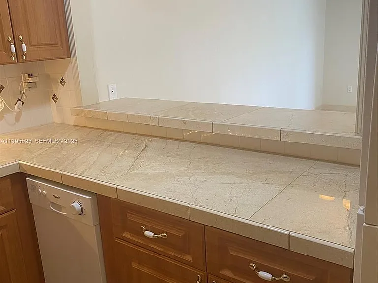 9301 SW 92nd Ave #210-C — Photo 4