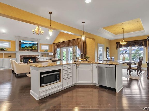 3rd image of 4 Parliament Ln