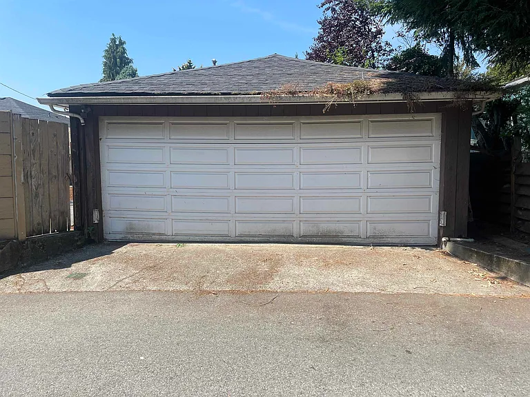 6748 Ash St — Photo 33