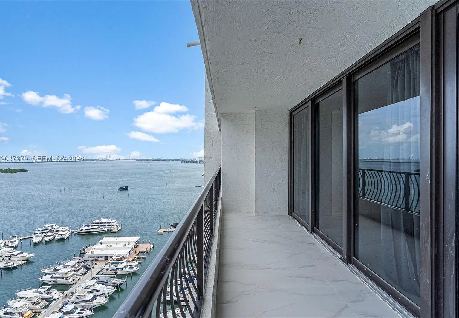 Venetia Condo — Photo 3