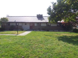 1437 Overlook Dr, Weirton, WV