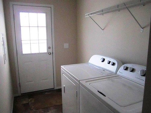 5th image of 490 Tanglewood Dr
