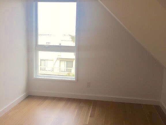 4th image of 549 Connecticut St
