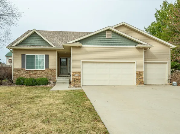2945 Windsor Dr, Norwalk, IA 50211