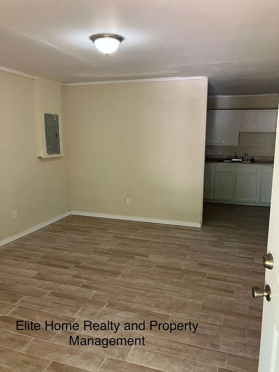 Building Photo - 521 Hall St #1
