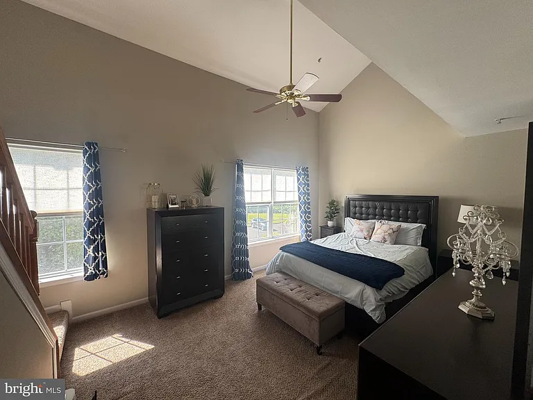 1003 Woodview Ct — Photo 8