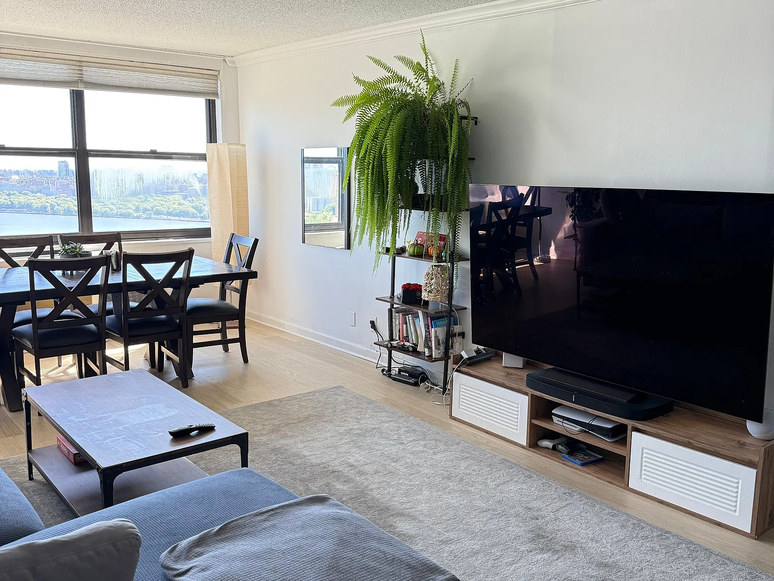 2 bed, 1337 sqft, $4,500 — Photo 2