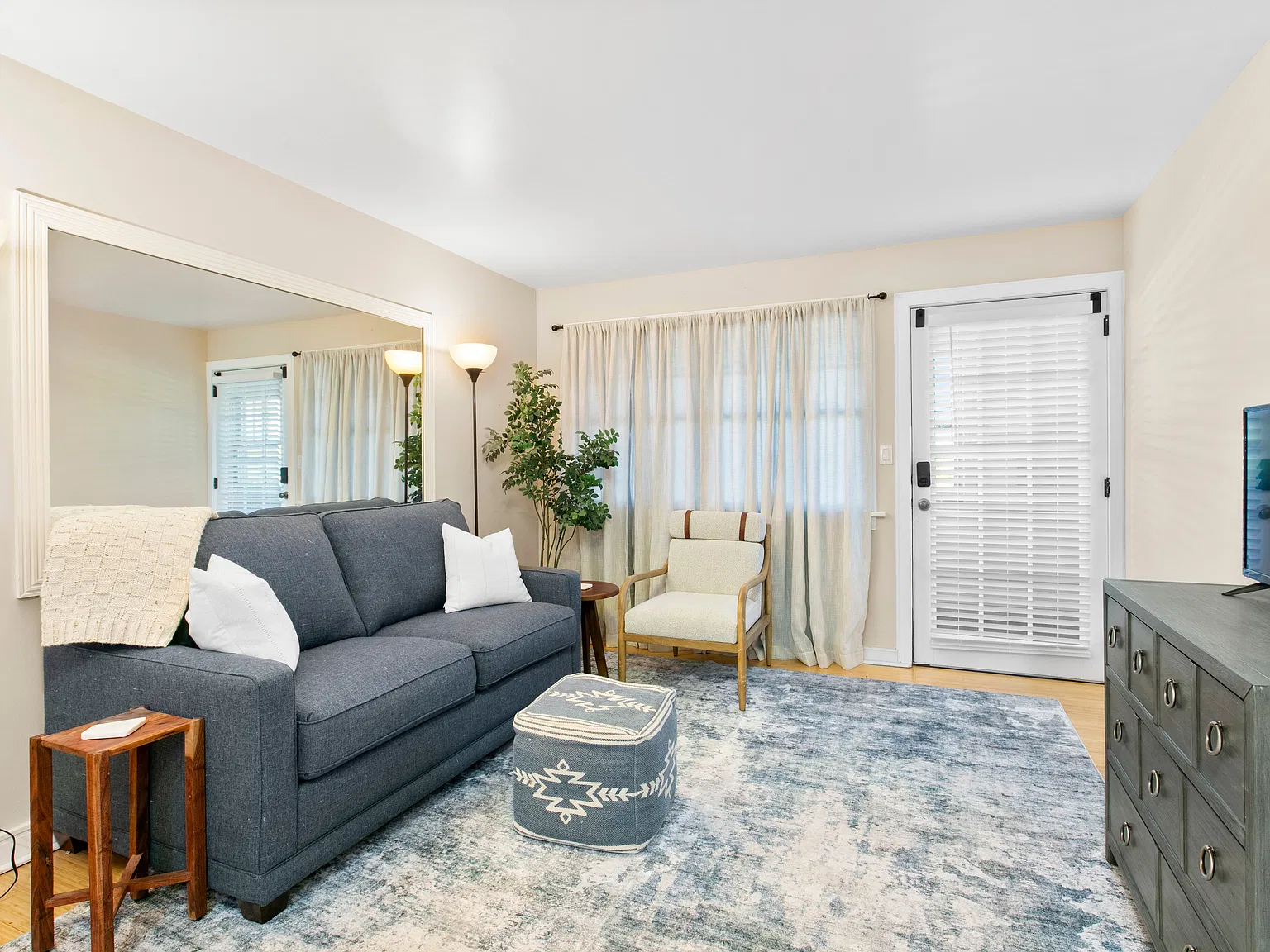 1 bed, 596 sqft, $1,850 — Photo 4