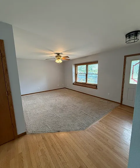 1114 Duck Creek Dr — Photo 2