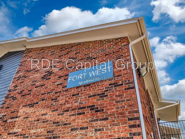 8045 W Elizabeth Ln #222 — Photo 3