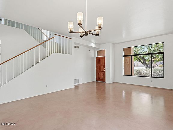 5th image of 10811 E Limberbush Pl