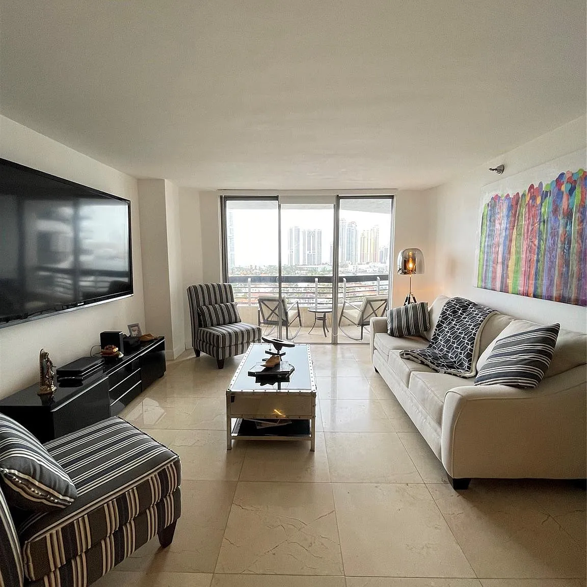 2 bed, 2.0 bath, 1181 sqft, $3,350 — Photo 4