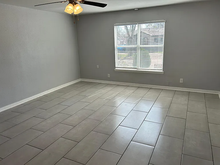3932 Alamo Ave — Photo 2