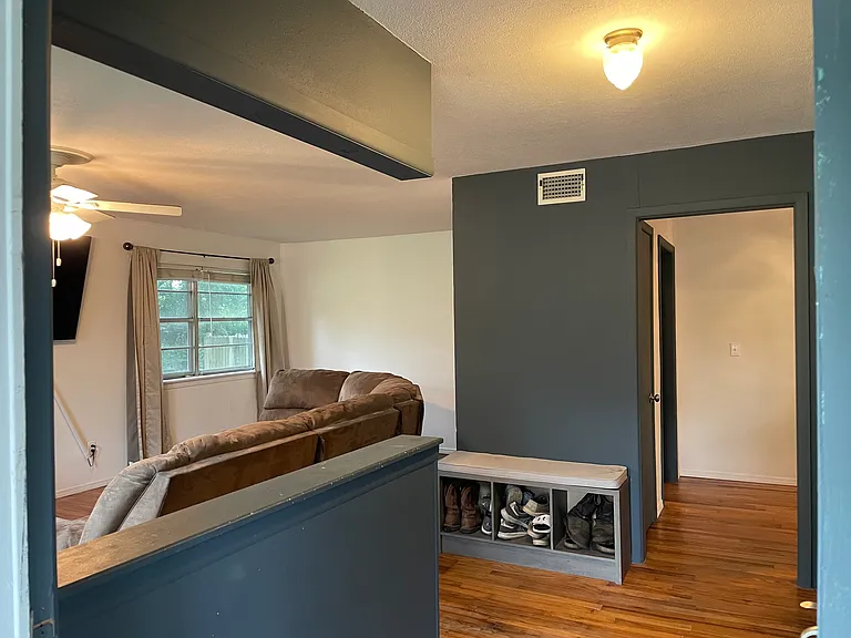 209 W 12th St — Photo 13