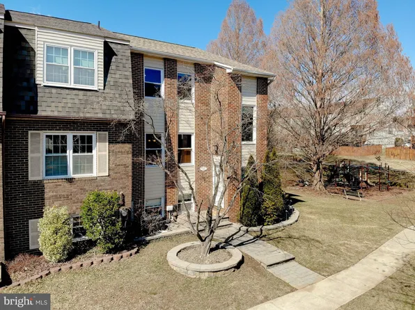 2454 Vineyard Ln, Crofton, MD 21114