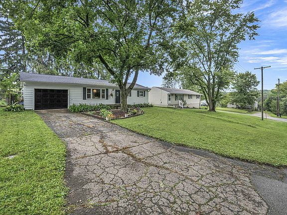3rd image of 1085 Jane Ave