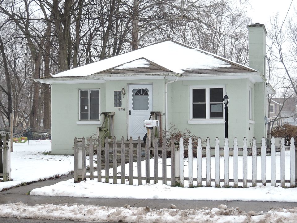 1st image of 1523 E Alcott St