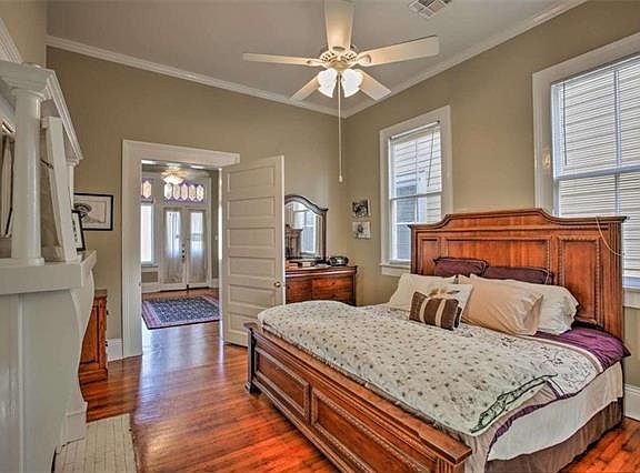 5th image of 1008 Louisa St