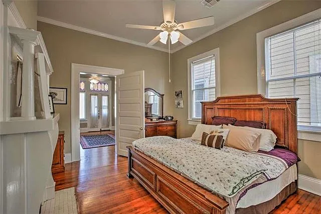 1008 Louisa St — Photo 5