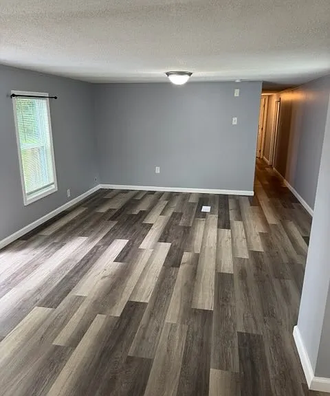 184 Dixon Rd — Photo 4