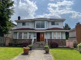 2068 Scarboro Ave, Vancouver, BC V5P2L3