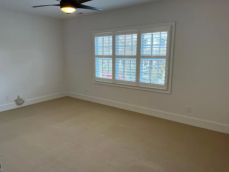 511 Devereux St — Photo 14