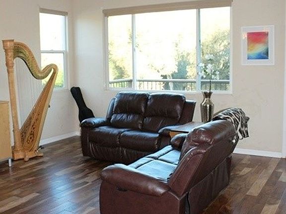 4th image of 4034 Braxton Ln