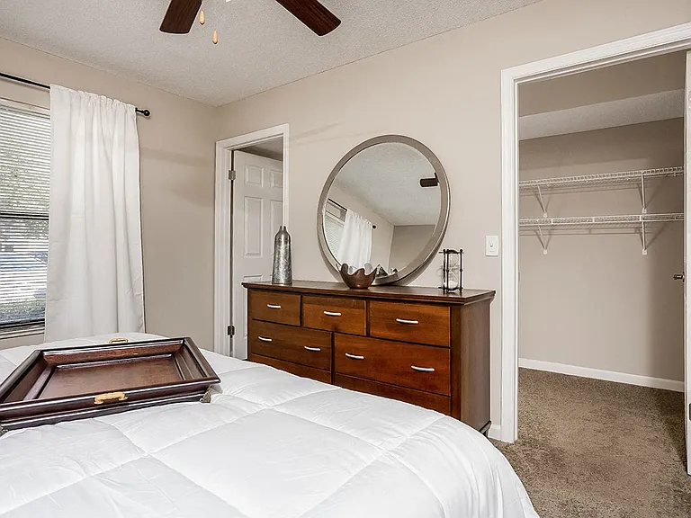 Tuscany Pointe at Somerset Place Apartment Homes — Photo 11