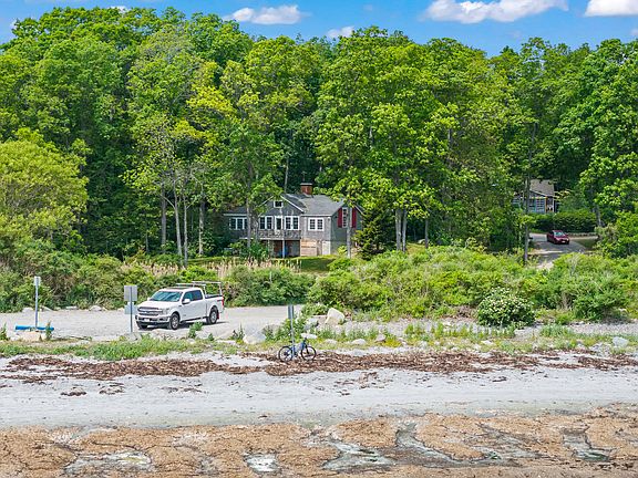5th image of 32 Seapoint Rd