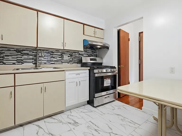4306 Parsons Blvd #2 — Photo 4