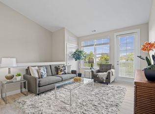 1350 Kari Ct #1390-204, Oconomowoc, WI 53066