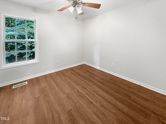 4th image of 105 Cottonwood Cir