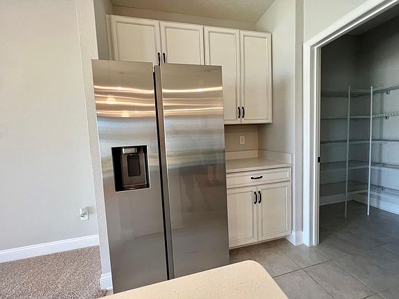 4th image of 47 Sanderson Dr