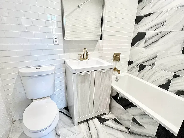 868 New York Ave #3 — Photo 4