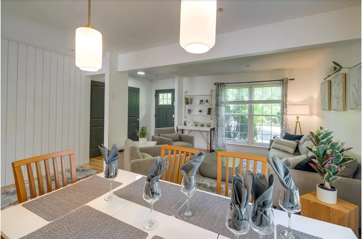 4 bed, 2.5 bath, 1800 sqft, $5,500 — Photo 4