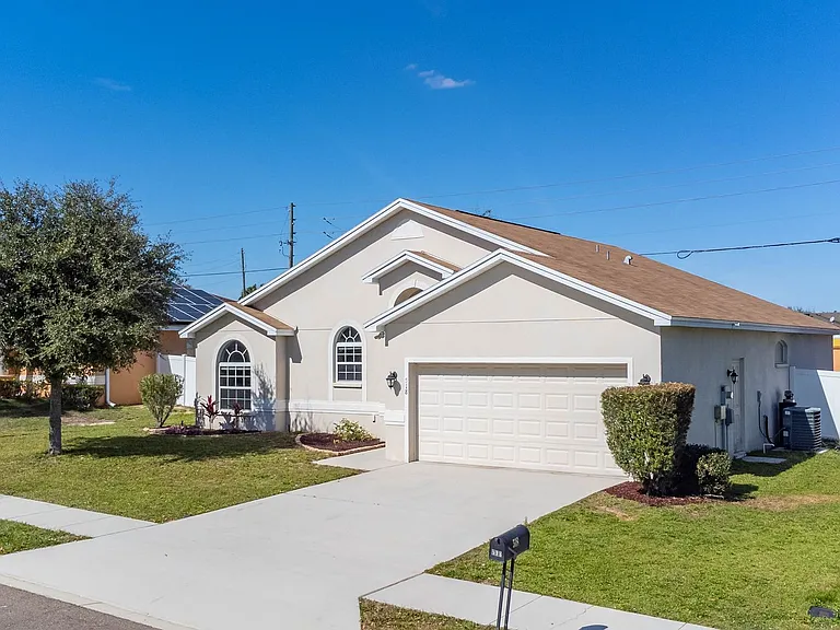 518 Highland Meadows St — Photo 2