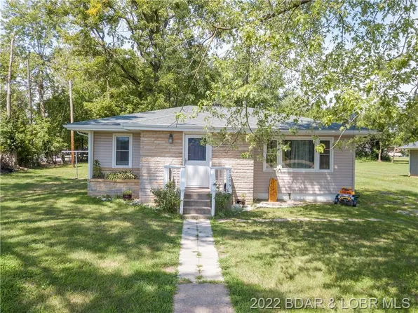 1209 S Maple St, Eldon, MO 65026