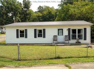 1968 Long Meadow Dr, Charleston, WV 25320