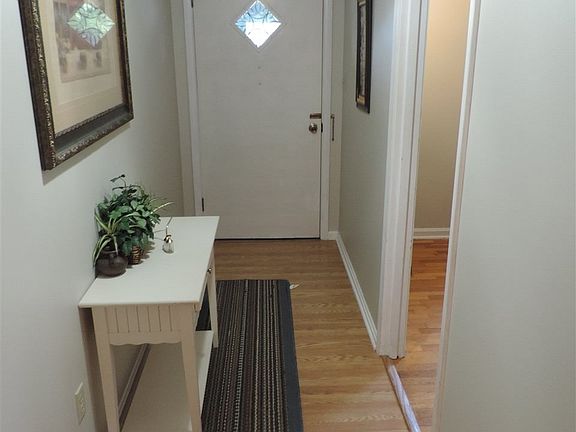 5th image of 1115 Wilton Ave