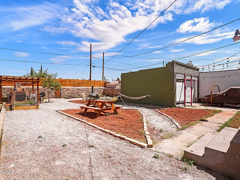 4017 Oxford Ave — Photo 24