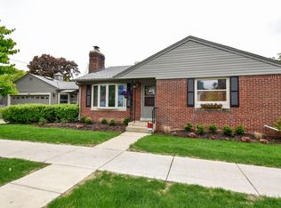 8833 W Meinecke Ave, Wauwatosa, WI 53226