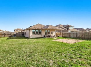 211 White Wing Ln, Sealy, TX 77474