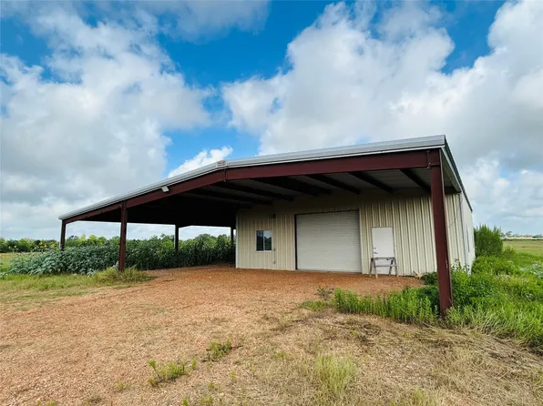 1240 Crooked Rd, Cat Spring, TX 78933