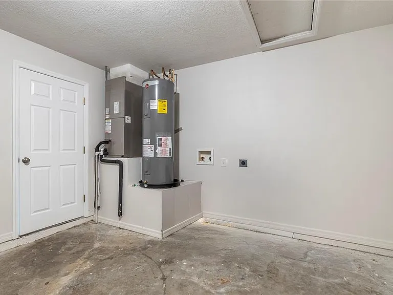 37228 Grassy Hill Ln — Photo 29
